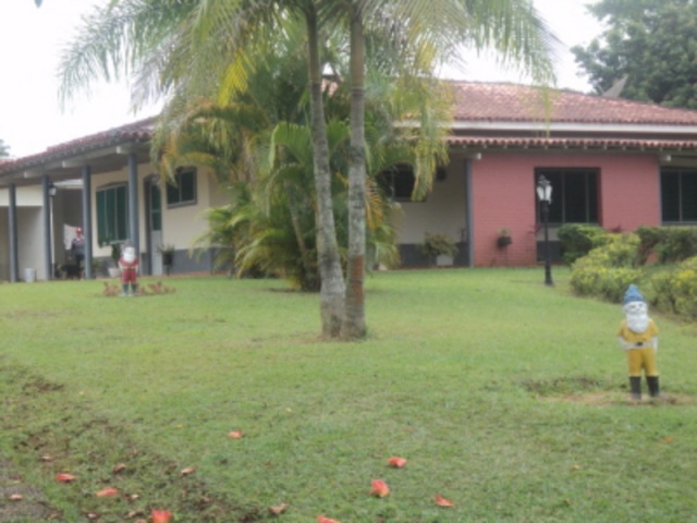 Jardim Costão,Santa Branca - divisa com Guararema,São Paulo,Brasil,3 Quartos Quartos,Chácara,1048